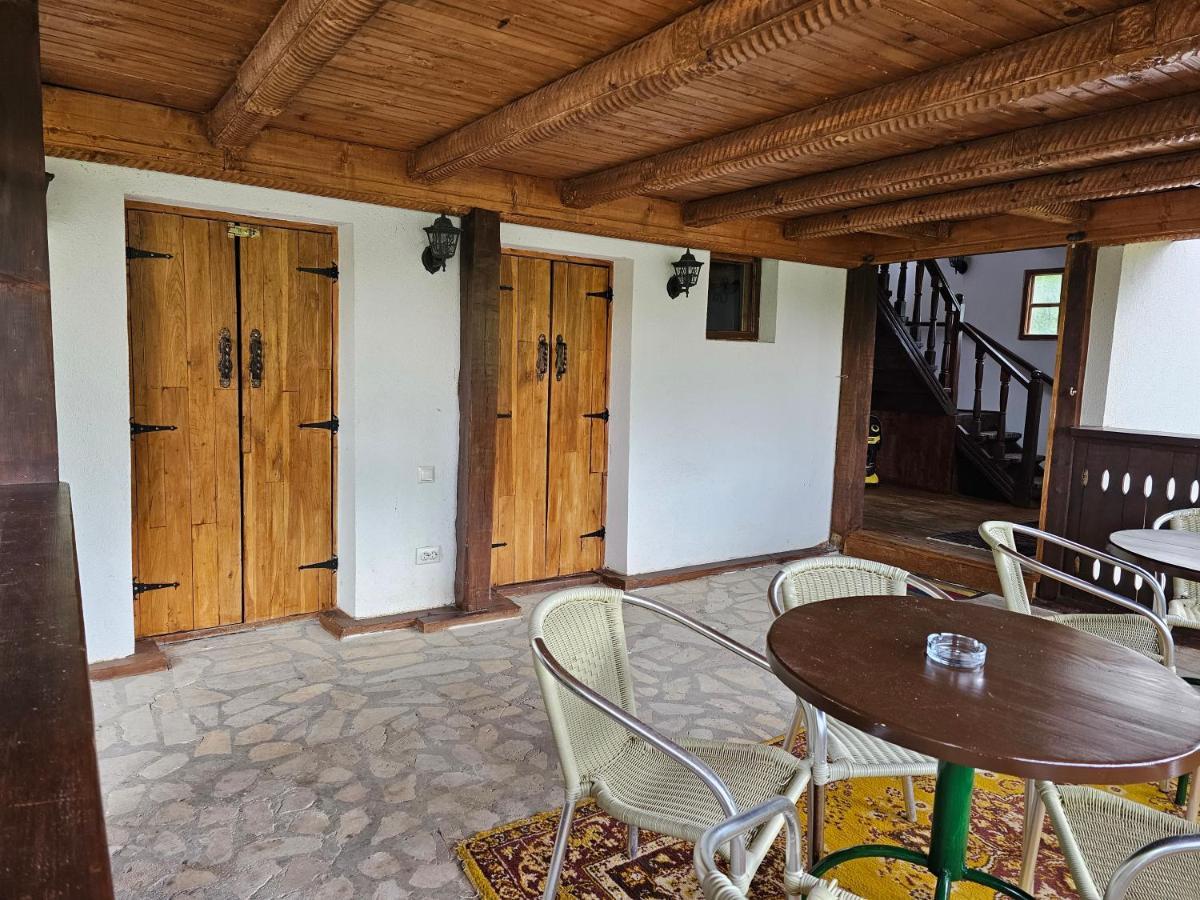 Casa Cu Turn Sărata-Monteoru Exterior foto