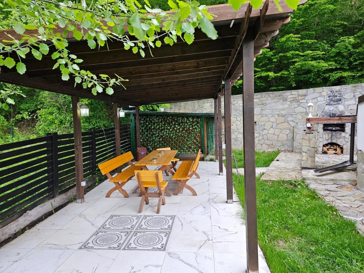 Casa Cu Turn Sărata-Monteoru Exterior foto